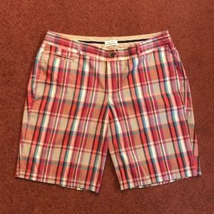 Dockers plaid Bermuda’s.